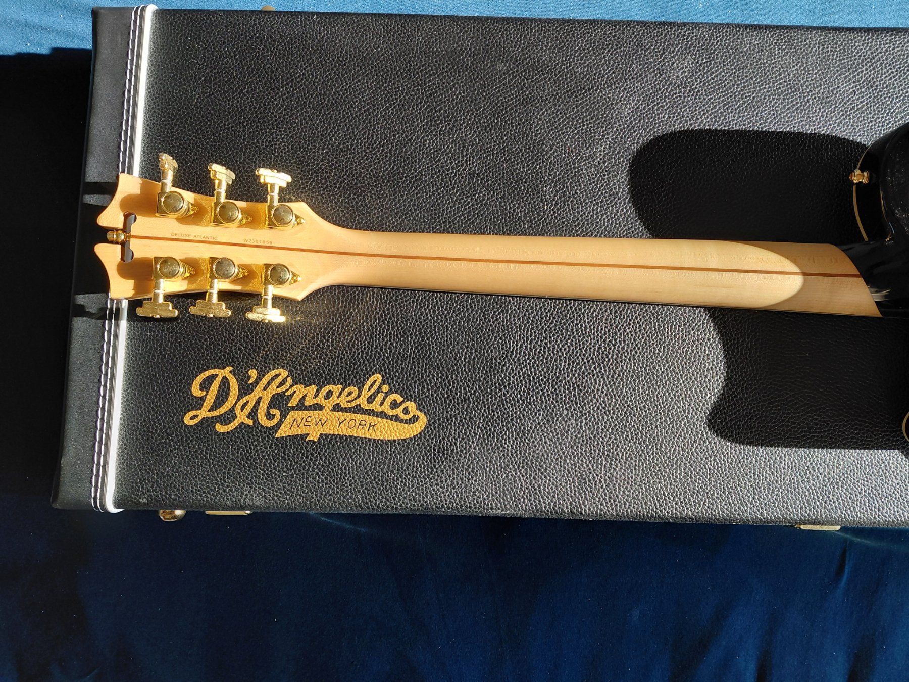Strumenti musicali: D'Angelico Deluxe Atlantic Solid Black – Usato da Bachenbülach venduto da hank05 4