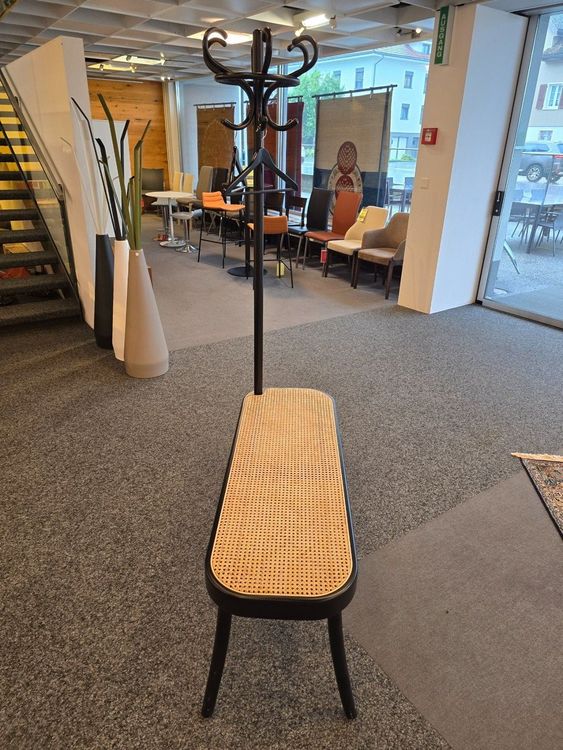 Bank mit Kleiderständer (Neu (gemäss Beschreibung)) in Brunnen für CHF ...