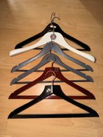 6 hochwertige Kleiderbügel aus Holz