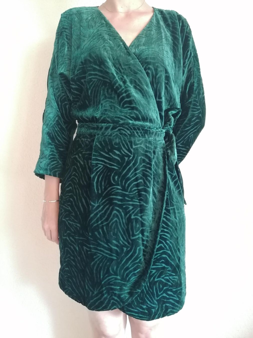 Blusen: Samt-Wickelkleid Grün – Neu (gemäss Beschreibung) aus Marbach LU von BitsAndBobs 9