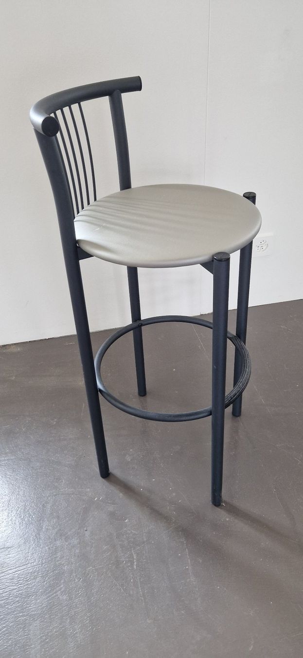 Hocker: Bar Hocker Nr. 1 – Gebraucht aus Niederbipp von Trude04 1