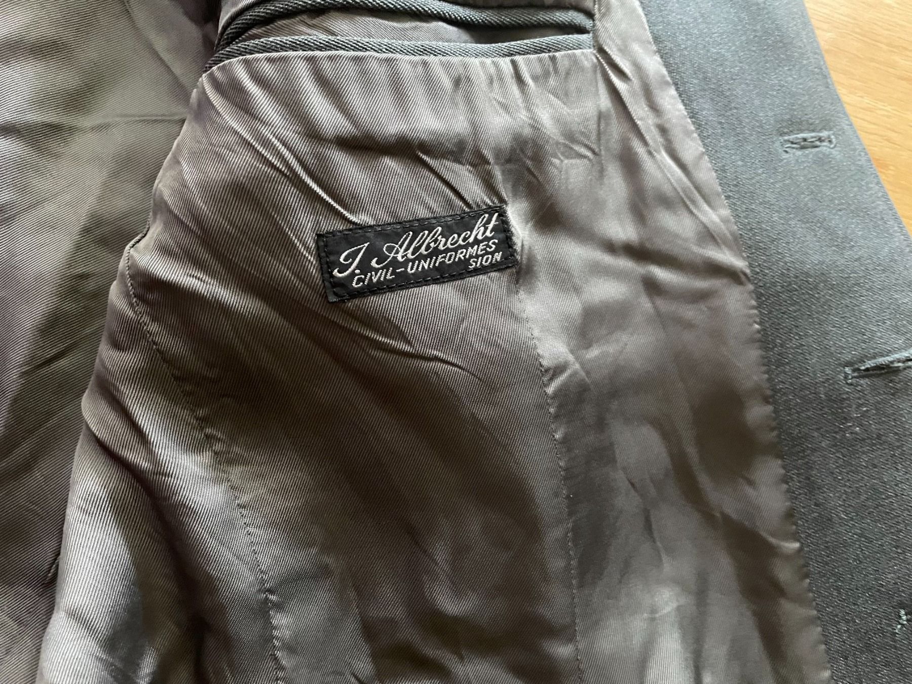 Uniformi: Schweizer Militär-Jacke – Usato da Rapperswil SG venduto da Boadioz 3