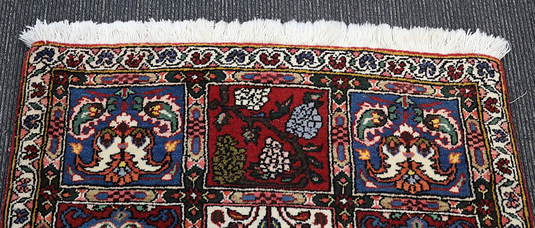 Tappeti: Kleiner Teppich in Rottöne/ mehrfarbig – Usato da Volketswil venduto da brockipfannenstil 3