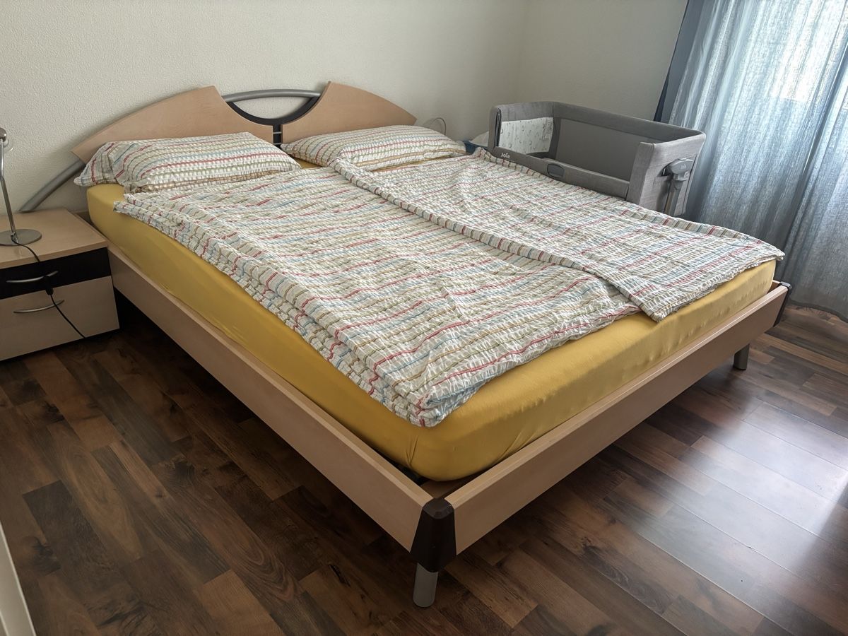 Letti: Bett 180x200cm und Nachttische  – Usato da Zürich venduto da Zoe-P
