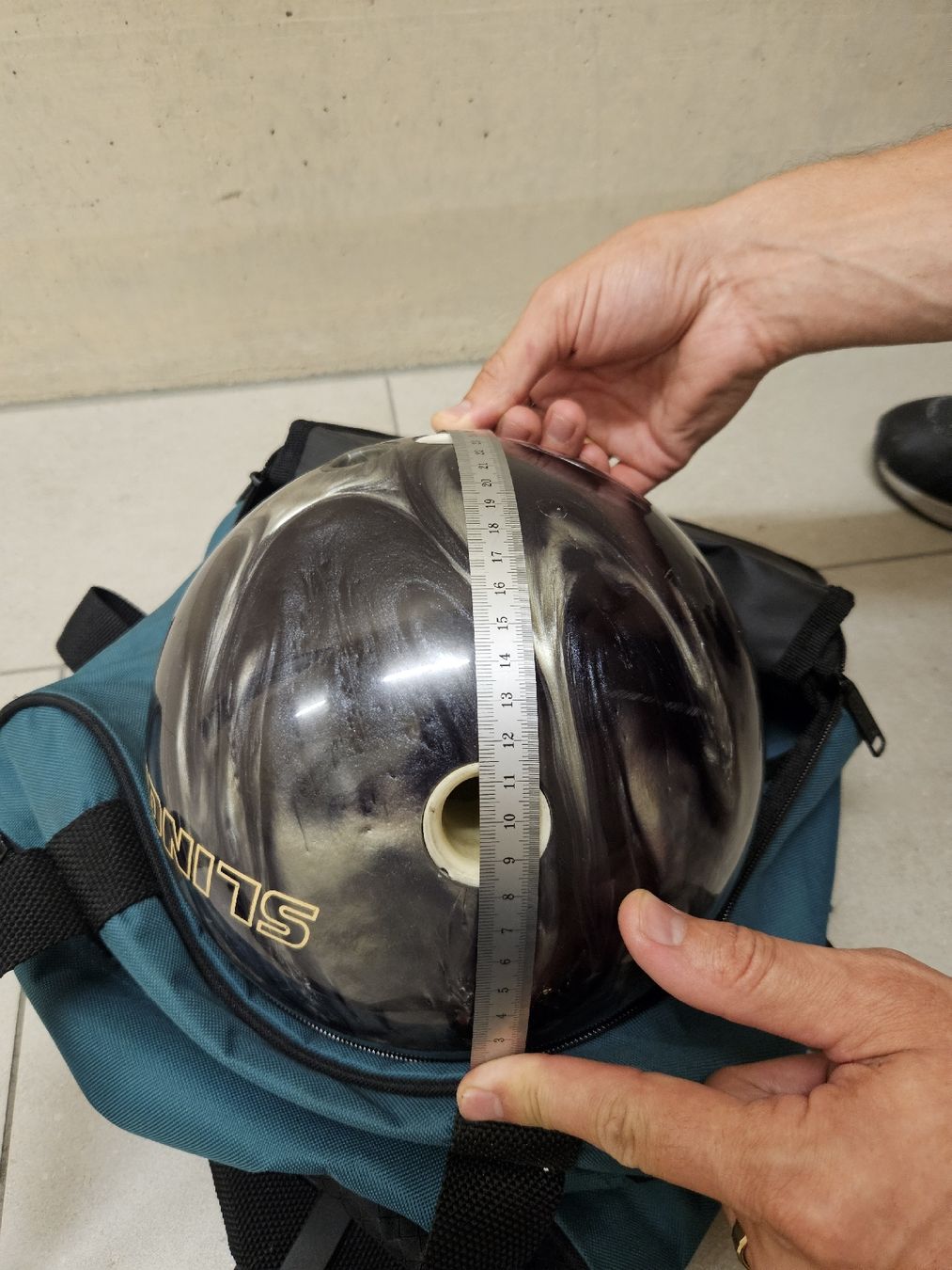 Bälle: Bowlingkugel Slingshot mit Tasche – Gebraucht aus Zürich von dom_7d9b 6