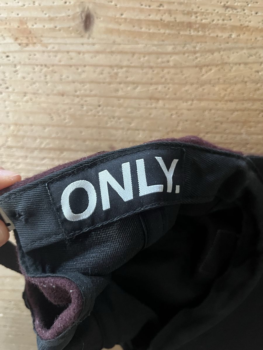 Copricapi, berretti & cappellini: ONLY. - 5 Panel Cap – Usato da Unterseen venduto da BiancaNBozo 3