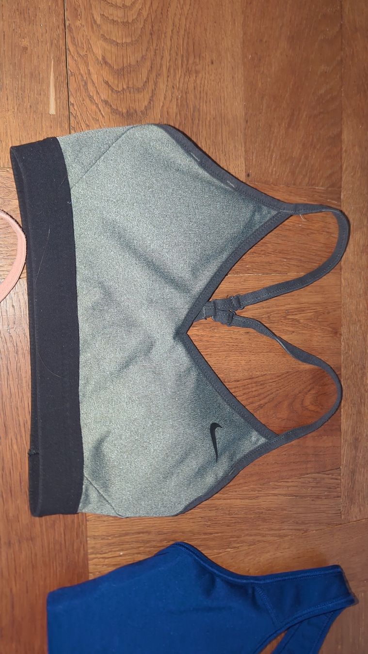 Nike Altra biancheria intima: Sports Bra Bundle Nike & Calvin Klein – Usato da Stans venduto da angelajanequick 5