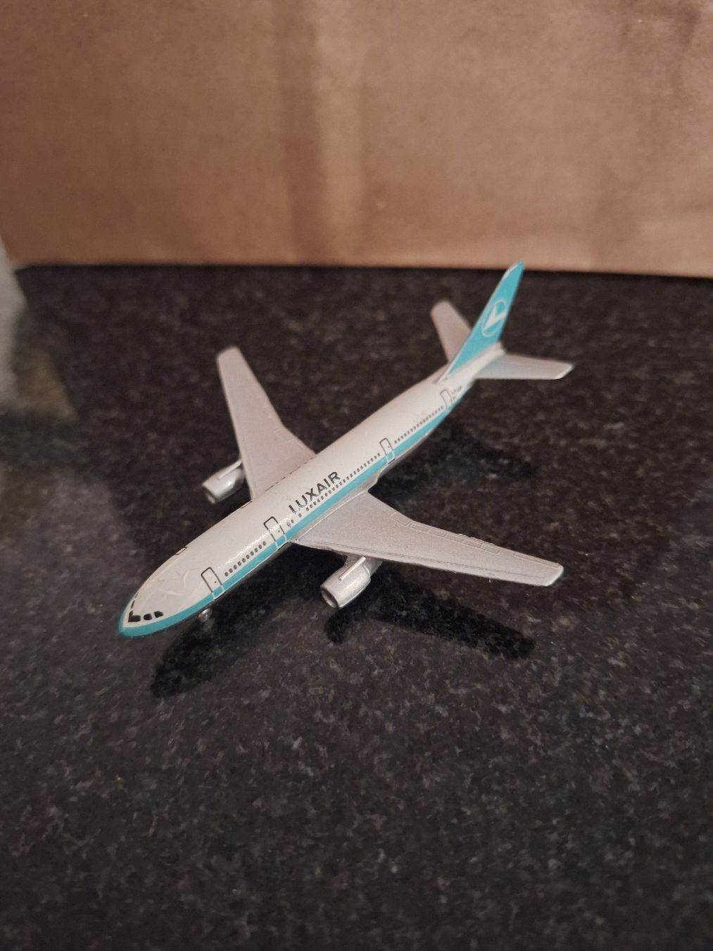 Airbus Kit di modellismo & Modellini statici: 5 Flugzeugmodelle 1:600 – Usato da Brugg AG venduto da ahauserd 2
