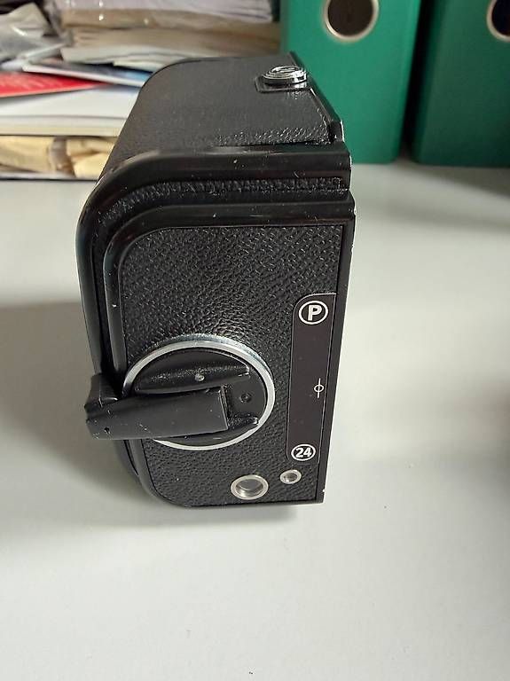 Hasselblad Fotocamera: Hasselblad 500 Series Panorama back – Usato da Cugnasco venduto da malbeats