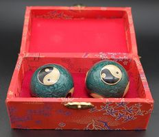 Traditionelle chinesische Klangkugeln / Yin & Yang