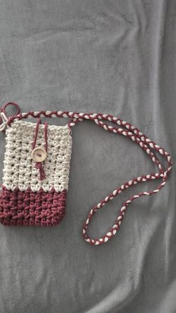 Gehäkelte Handytasche / Tasche, 2-farbig, mit Band & Knopf