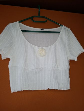 Weisses Sommer Top mit Rose, Gr. S - Neuwertig!