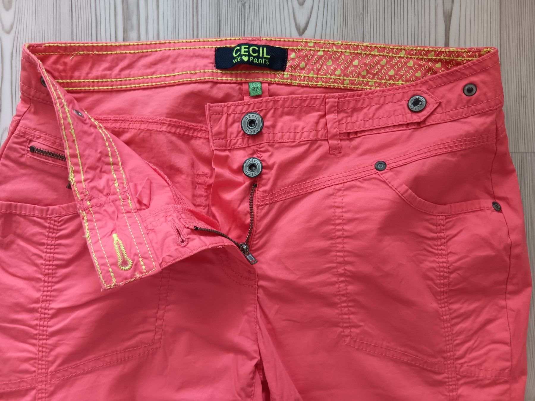 Cecil Pantaloni: CECIL Pantacourt / Bermuda NEW YORK taille / Grosse 27 – Usato da Cossonay-ville venduto da Super-Price-Quality 4