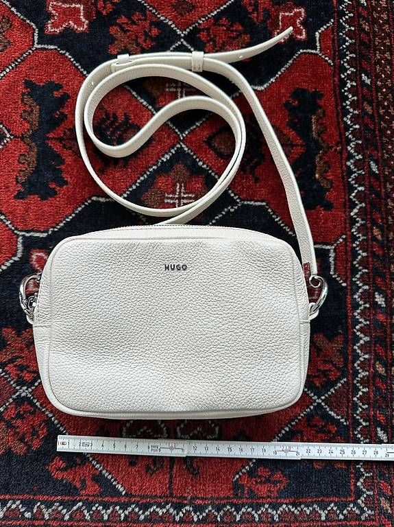 Hugo Boss Borse da donna: Crossbody Bag von Hugo Boss, Leder – Nuovo (secondo la descrizione) da Freienbach venduto da aktionen4u