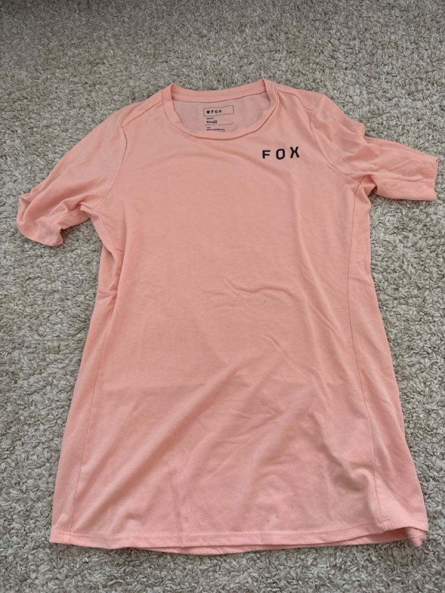 Fox T-Shirts: Damen T-Shirt FOX Grösse S – Gebraucht aus Ibach von jzueger