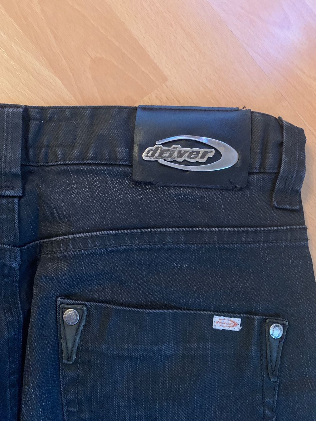 Jeans: Joli jeans noir Driver taille 30 ou 42cm – Usato da MEYRIN venduto da Gwendo10 2