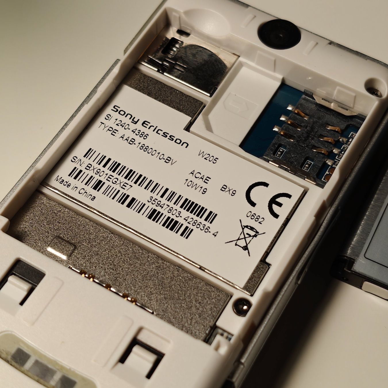 Sony Telefoni cellulari / Smartphones: Sony Ericsson W205 Handy – Usato da Thörishaus venduto da vintagger 7