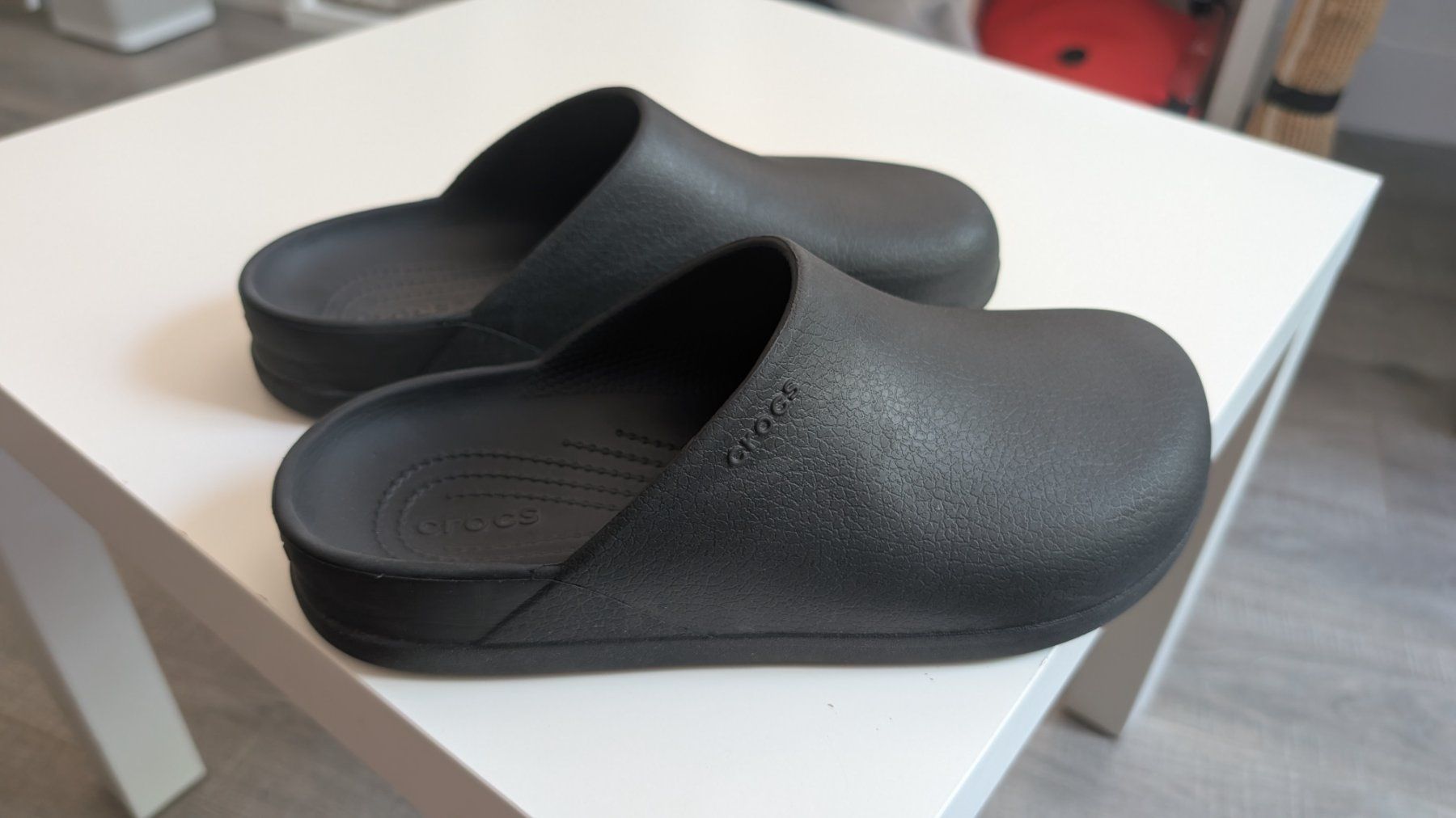Scarpe da uomo: Chaussures Crocs taille 43 tres bon état – Usato da Vevey venduto da dal_2m29