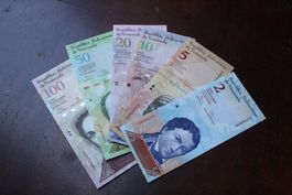 lot 1 Venezuela UNC 6 billets