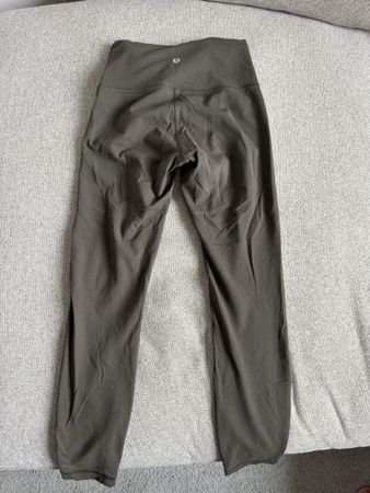Lululemon Hose Olivgrün Grösse 6