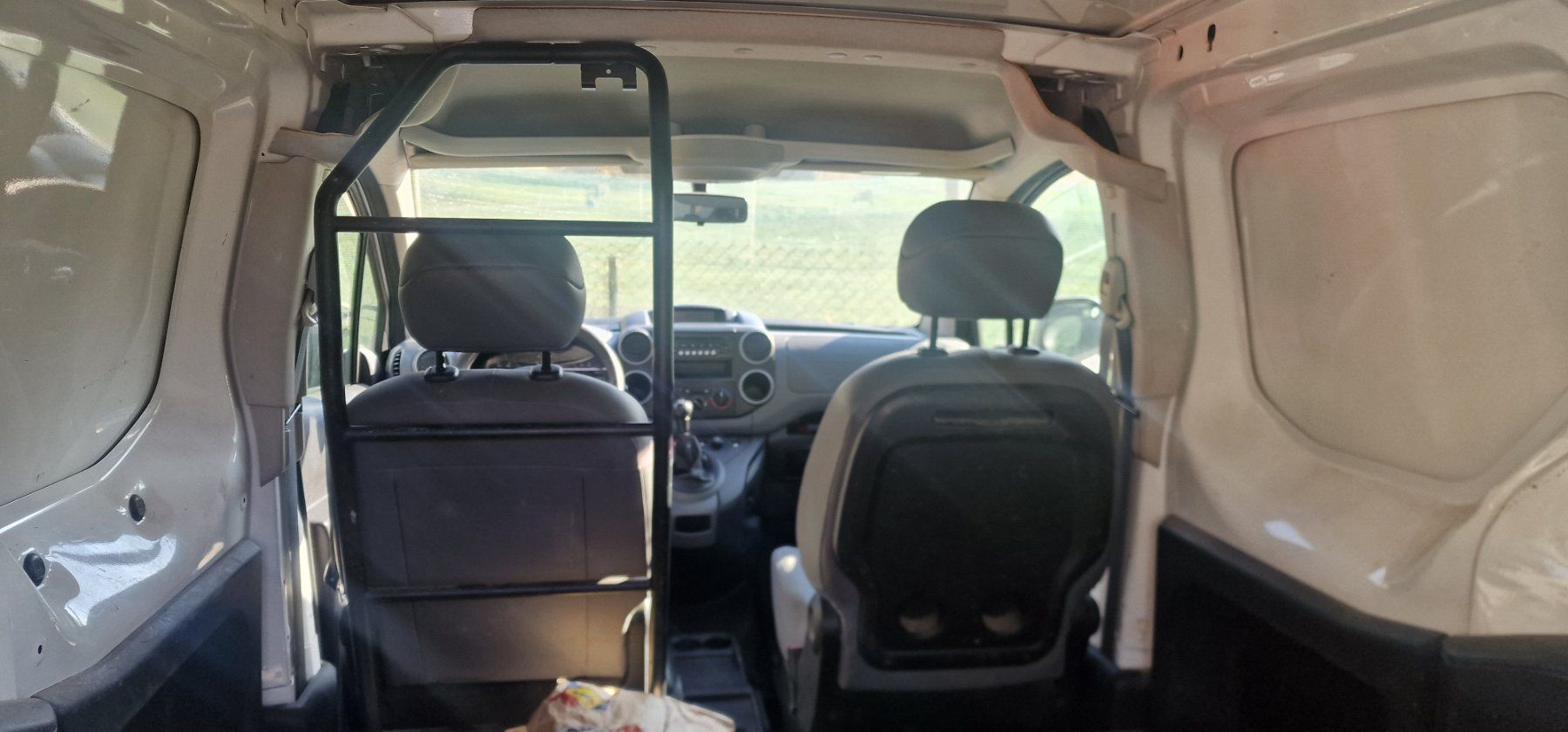 Citroën Veicoli commerciali: Citroën Berlingo 1.6i 16V – Usato da Giubiasco venduto da AUTOTECNICA 7