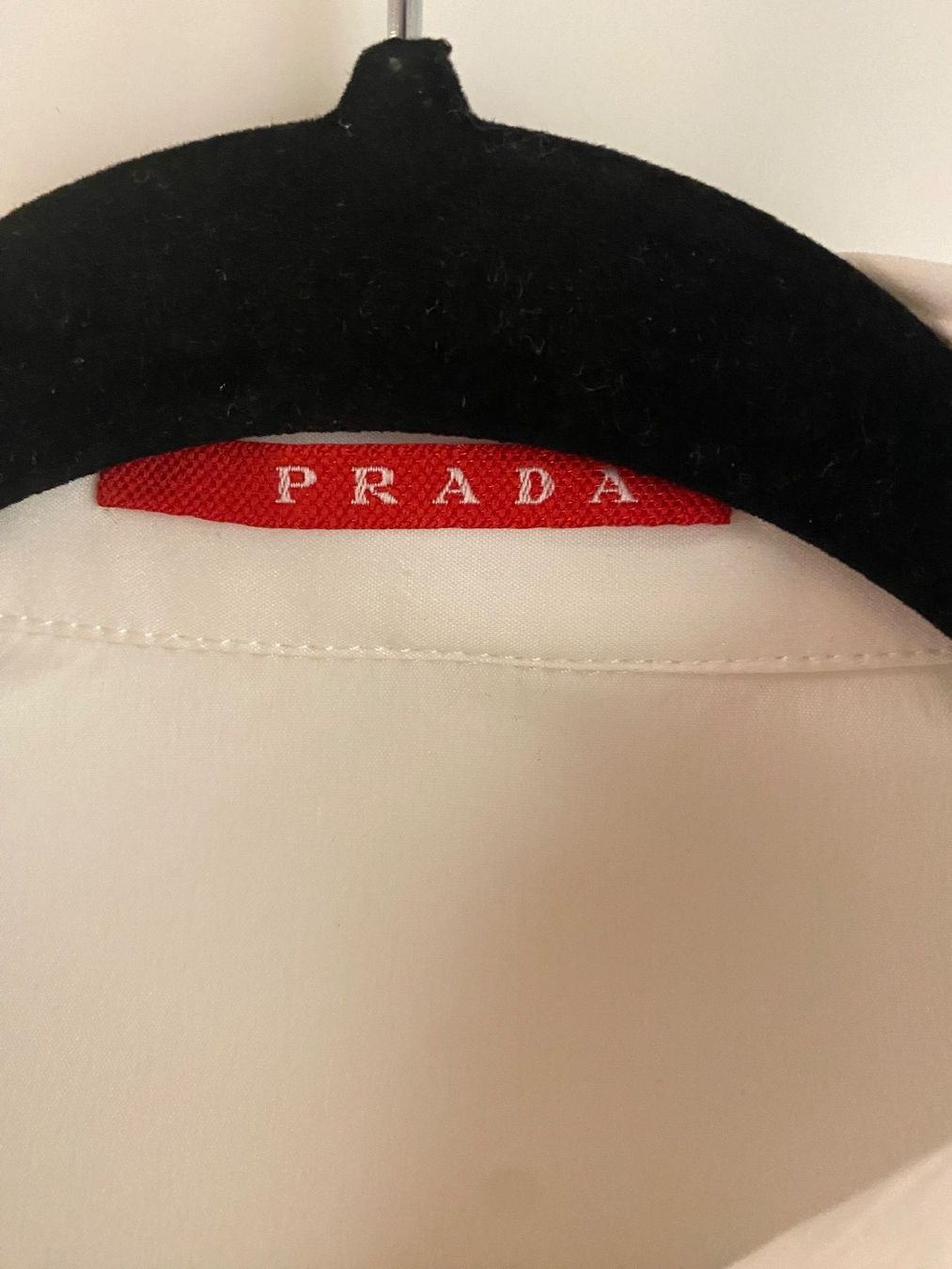 Prada Camicette: Prada Bluse mit Pailetten – Usato da Wetzikon ZH venduto da Deba26 2