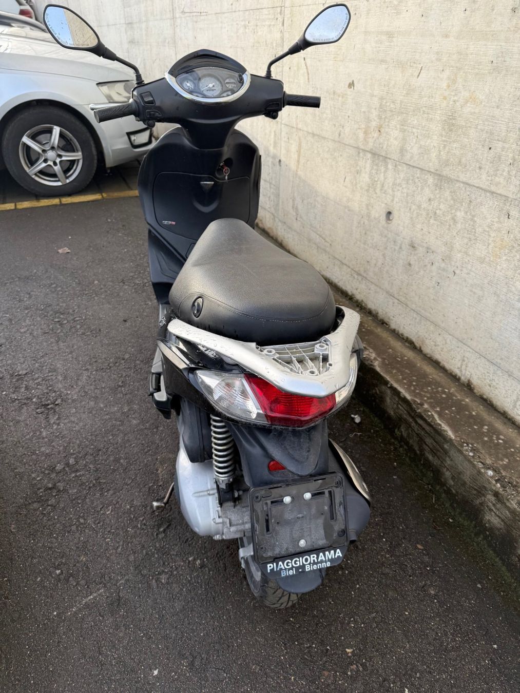 Piaggio Scooter: Paiggio Fly  125i.e V3 – Usato da Zürich venduto da SP.CH 3