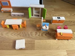 Puppenhausmöbel Holz natur/orange/grün mit Speisekammer