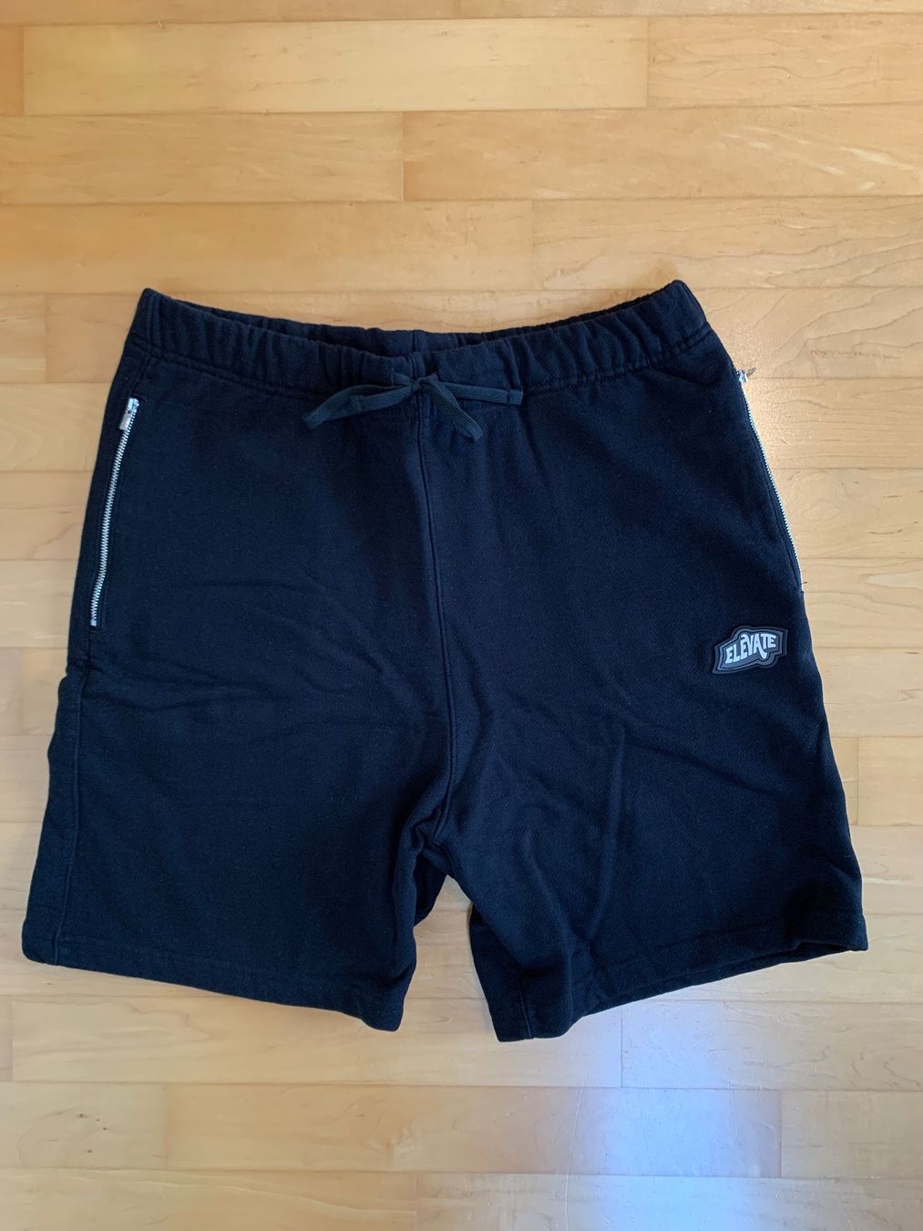Pantaloni: Shorts Elevate schwarz – Nuovo (secondo la descrizione) da Maisprach venduto da jokoundklaas