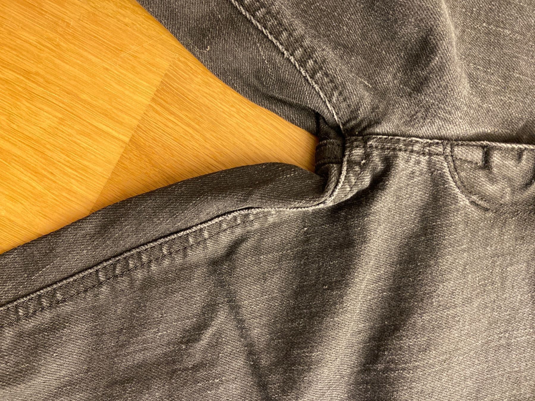 Jeans: April 77 Jeans Schwarz 29 – Gebraucht aus Zollikerberg von Boston1981 2