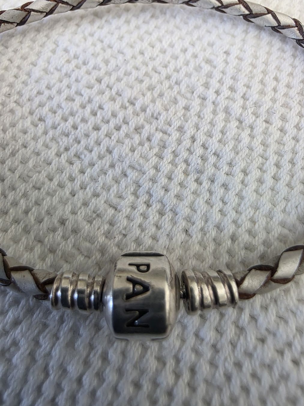 Pandora Bracelets: Pandora Lederarmband beige – D'occasion à Rikon im Tösstal par Quimy68 1