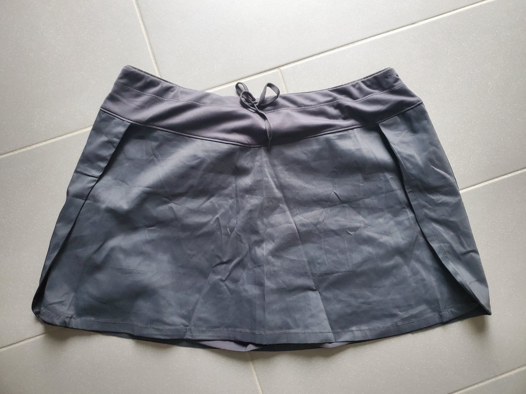 Gonne: jupe short Decathlon – Nuovo (secondo la descrizione) da Montsevelier venduto da Sherlock007