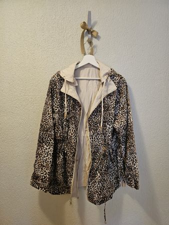 Wendejacke mit Leo-Print und uni Beige. Neuwertig🤍