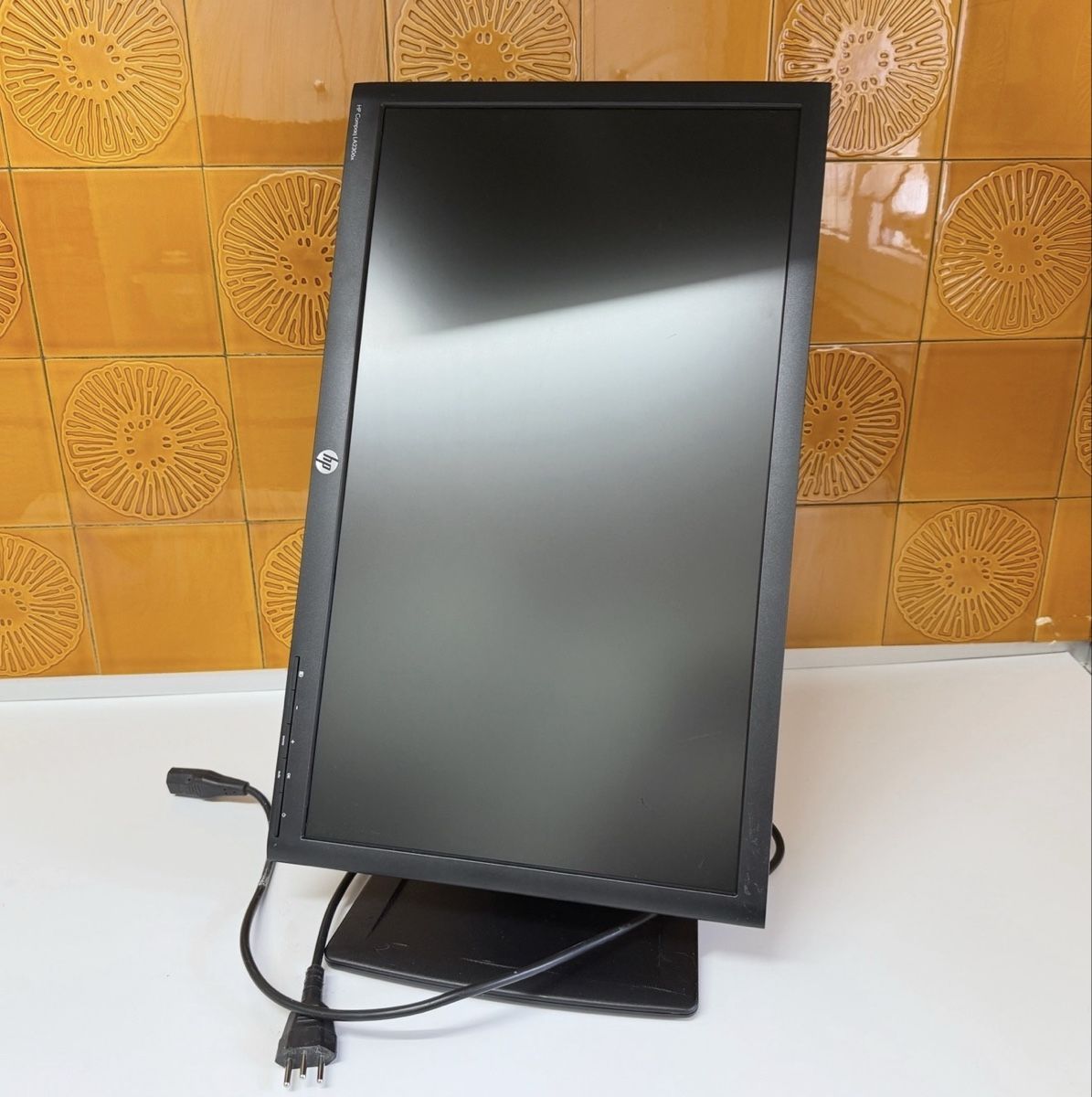 Hewlett Packard Monitor: Monitor 23 Zoll Full HD Display Port – Usato da Gerlafingen venduto da HungerDiva 2