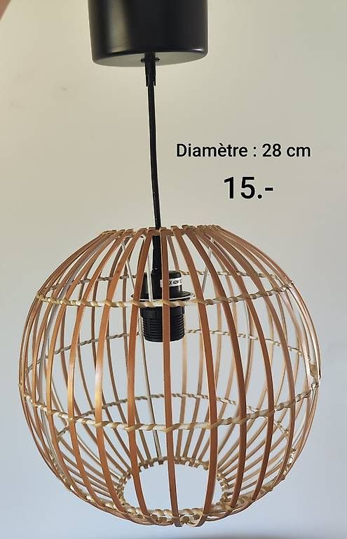 Lampes: Lampe  – D'occasion à Yverdon-les-Bains par Cadocouches.ch