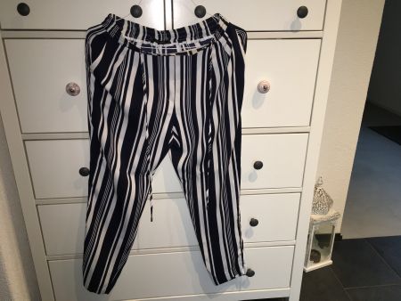 Zara Sommerhose schwarz/beige gestreift  Gr M