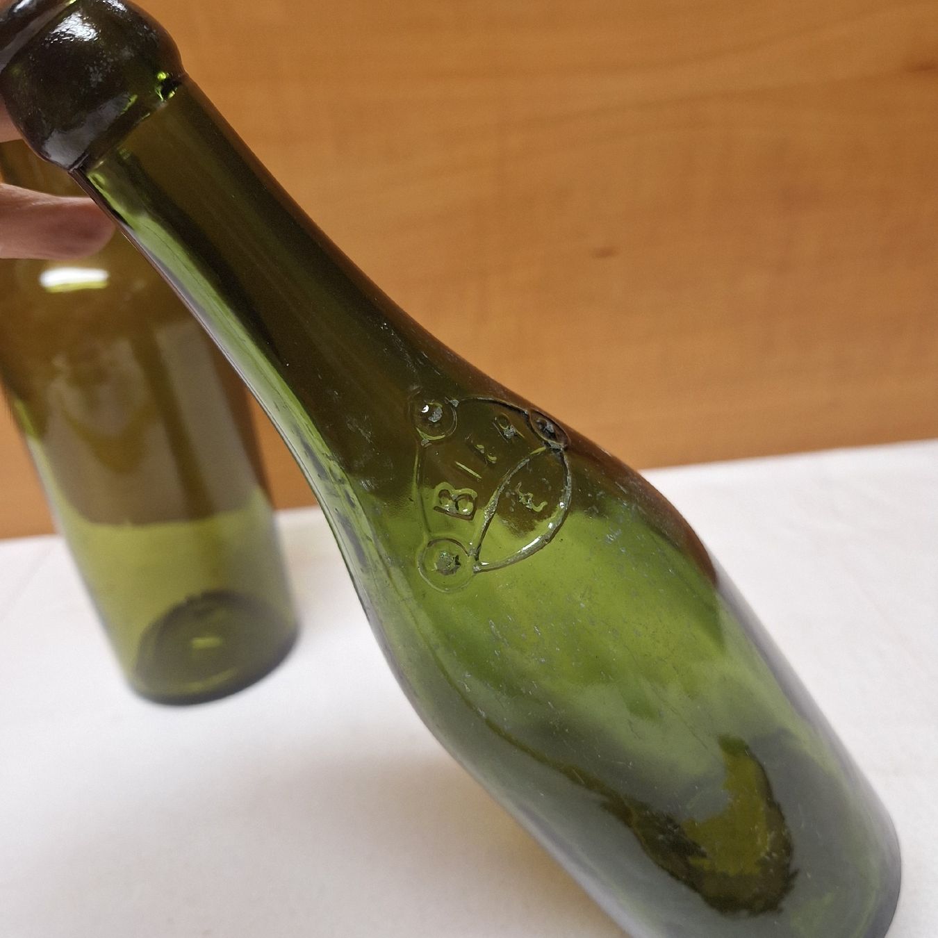 Bottiglie: 2 schöne, alte grüne Bierflaschen – Usato da Winterthur venduto da Goldpipau 2