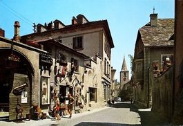 SIERRE Rue du Bourg et église Ste Catherine, VW-Bus