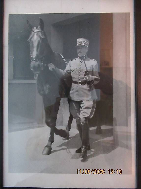 Uniformi: General Guisan – Usato da Gümligen venduto da ChrigiSigi 1