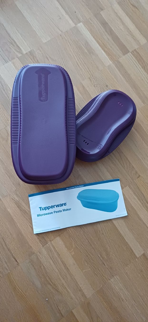 Tupperware Elettrodomestici da cucina: Tupperware Mikrowellen Nudelmaker lila neu mit Anleitung – Nuovo (secondo la descrizione) da Wittenbach venduto da nic_gvc6