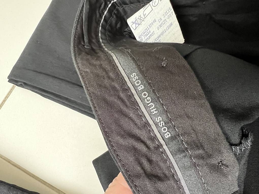 Pantaloni: 2 pantalons Hugo Boss taille 36 – Usato da Epalinges venduto da Kallem 3