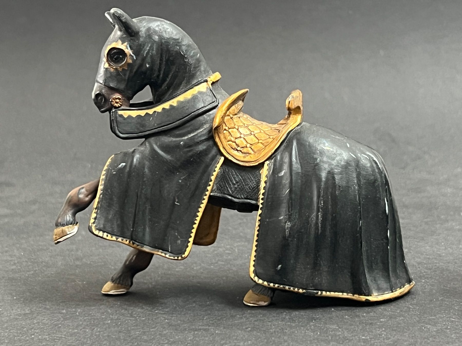 Schleich Statuette: Schleich Kreuzritter Pferde Ritter – Usato da Ennetbaden venduto da mapa05 4