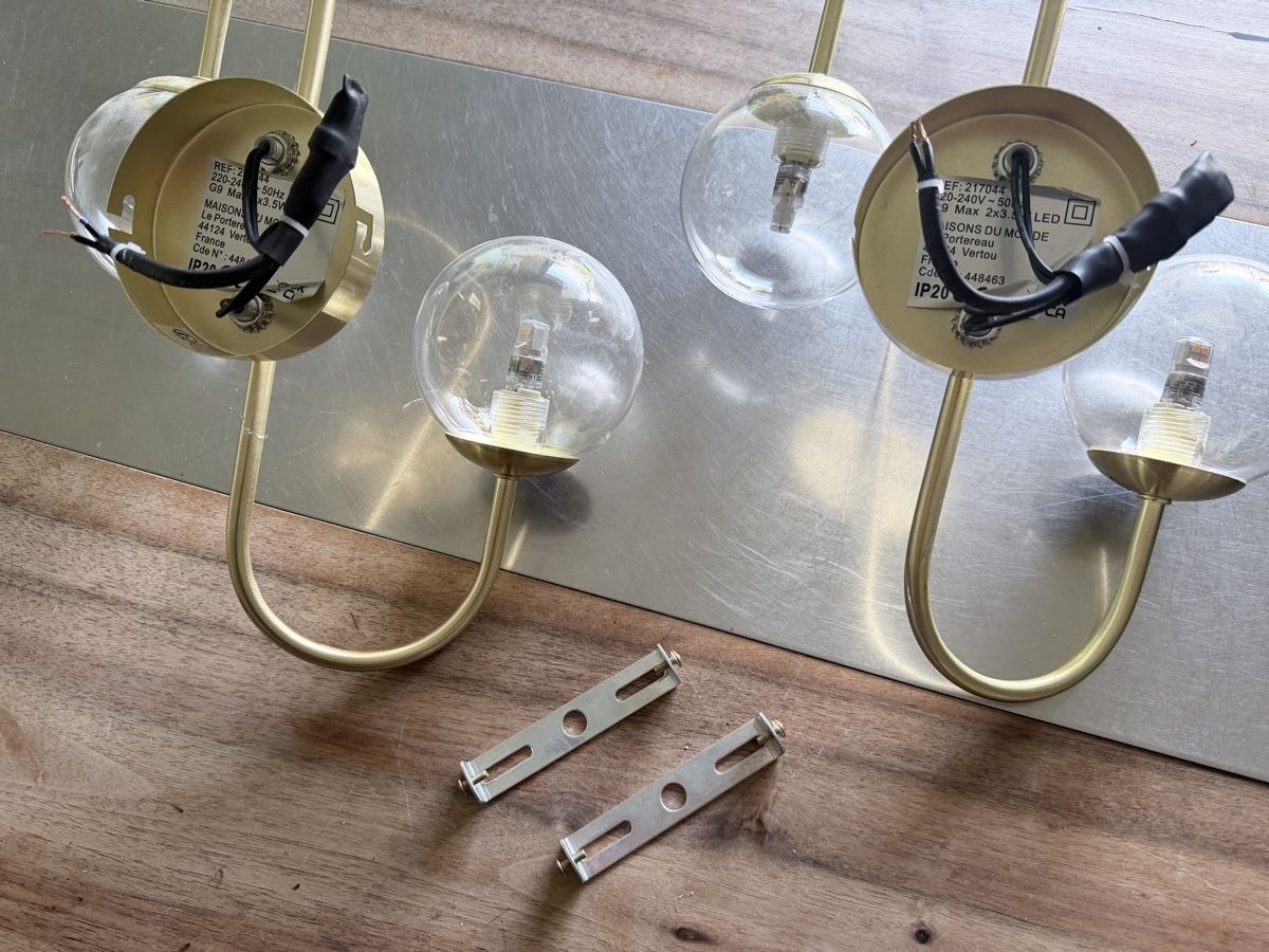 Maisons du monde Lampade: Wunderschöne Messing-Wandleuchten 2er Set Glaskugeln – Usato da Muri b. Bern venduto da uthiny 2