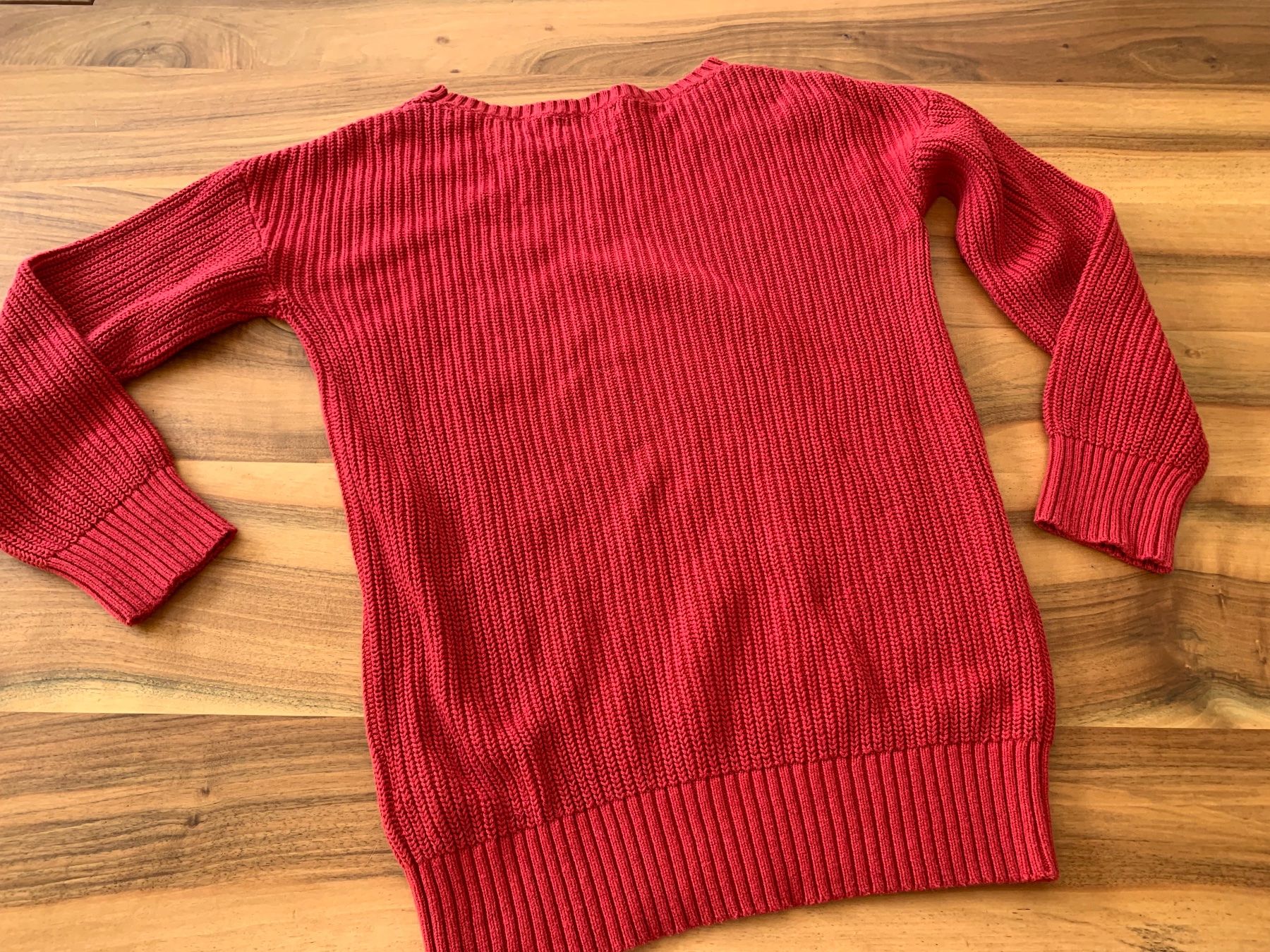 Guess Maglioni & Felpe: GUESS roter Strickpullover Grösse S – Nuovo (secondo la descrizione) da Meiringen venduto da Stuffandmore 2