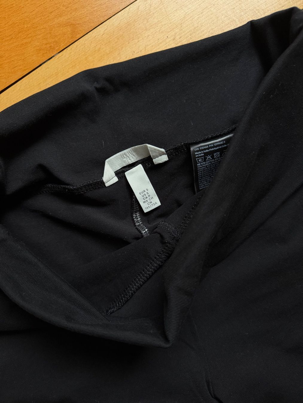 H&M Hosen: H&M Stoffhose mit Schlag – Gebraucht aus Solothurn von Vintage87 1