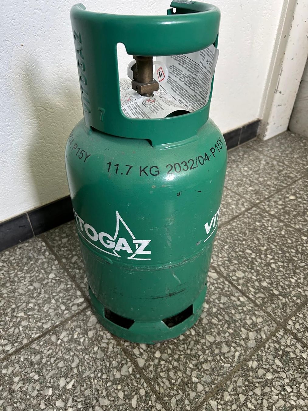 Campingaz Apparecchiature e tecnologia a gas: Volle Campinggasflasche 11.5kg, – Usato da Basel venduto da faz_hdd8 2