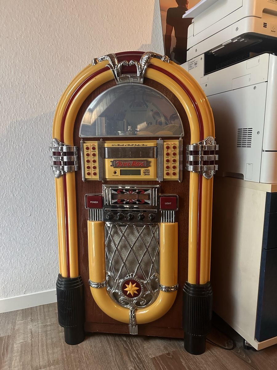 Jukebox: Juke Box  – Défectueux à Romont FR par ludoberson