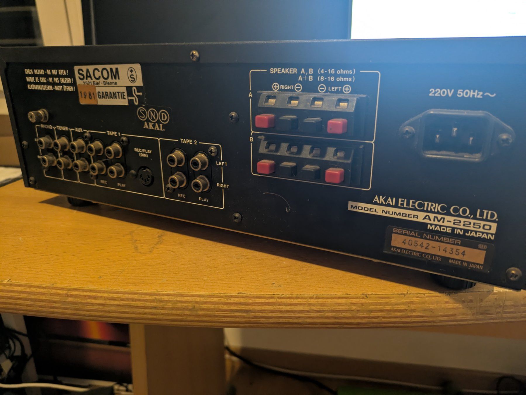 Akai Amplificatori: AKAI Amplifier - AM-2250 – Difettoso da Zürich venduto da lazygalaxy 2