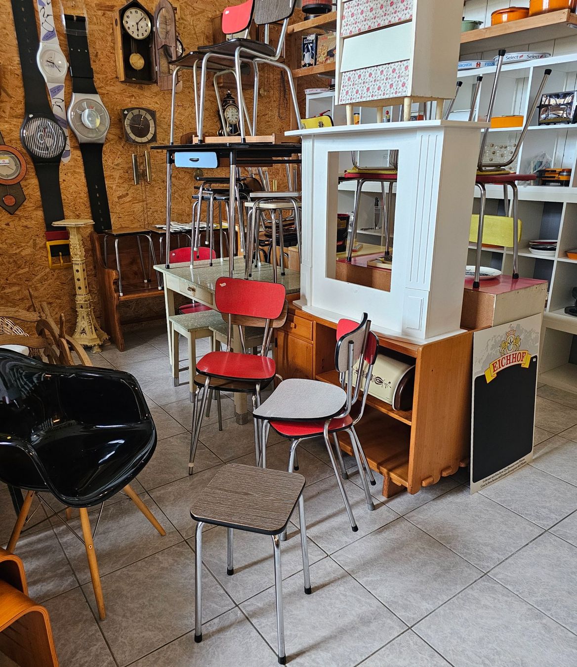 Hocker: Kelco braun Küchenhocker, 1970 Tabouret, Schemel, Hocker – Gebraucht aus Nottwil von Wondewa-Shop 9