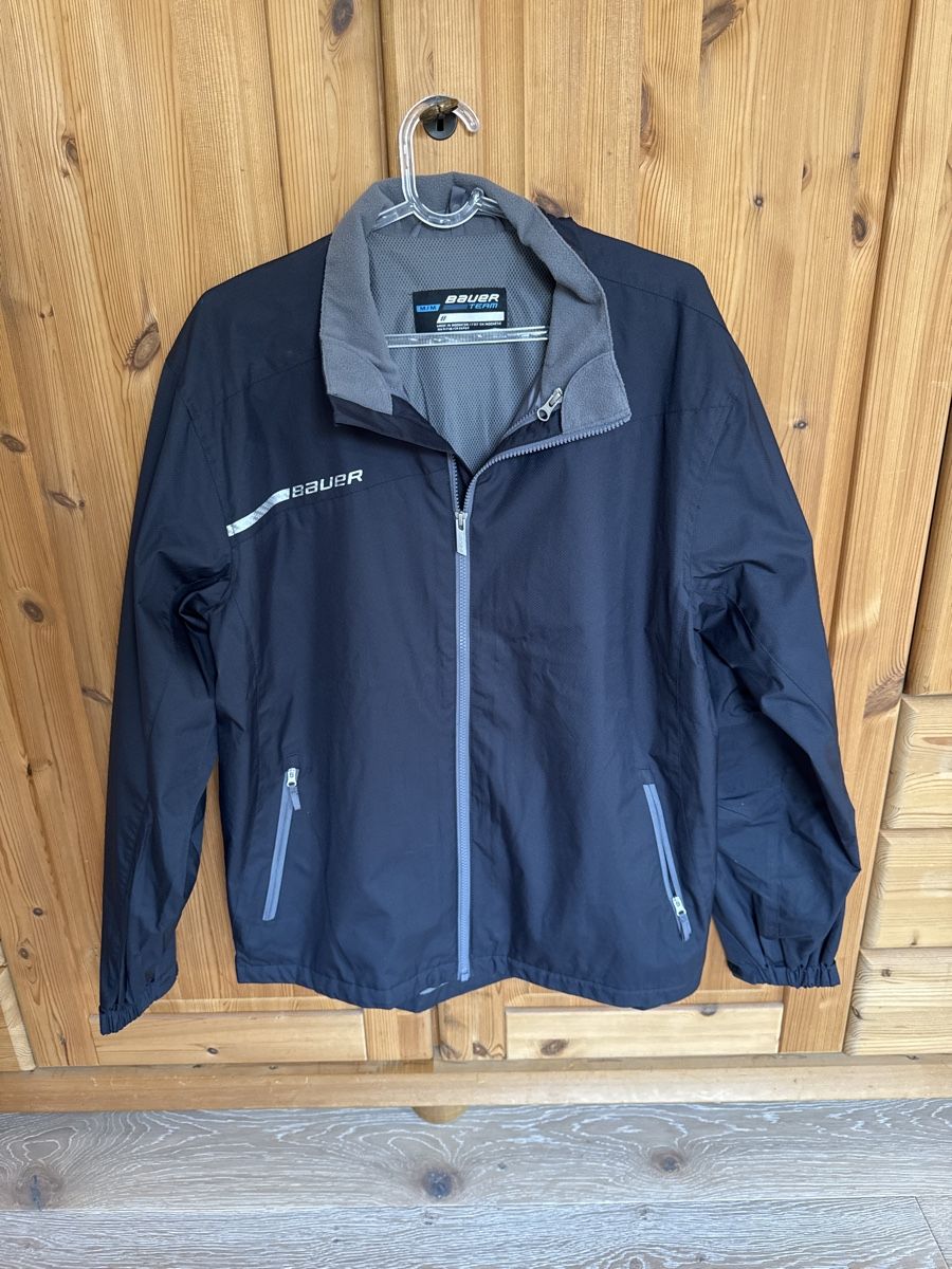 Bauer Giacche: Eishockey Trainingsjacke Bauer Schwarz Grösse M/M – Usato da Schlierbach venduto da Lega1